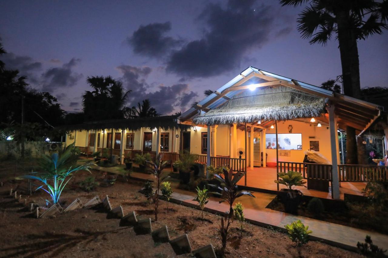 Trinco Star Cabana Trincomalee Buitenkant foto
